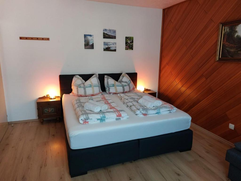 Postel nebo postele na pokoji v ubytování Ferienwohnung Heimberger