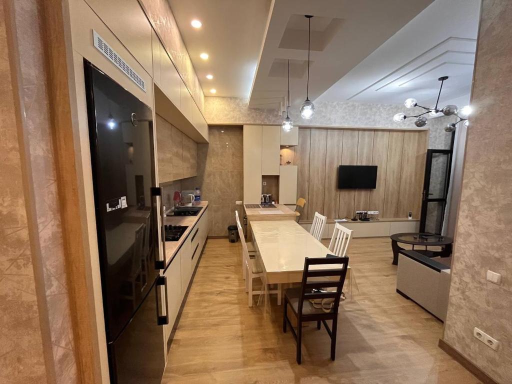 Two-room apartment in the heart of the Bishkek - отзывы и видео