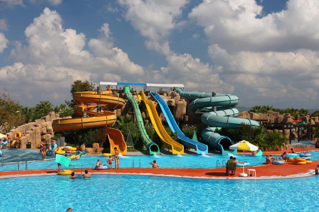 The swimming pool at or close to VONRESORT Golden Beach & Aqua - Kids Concept-Ultra All Inclusive
