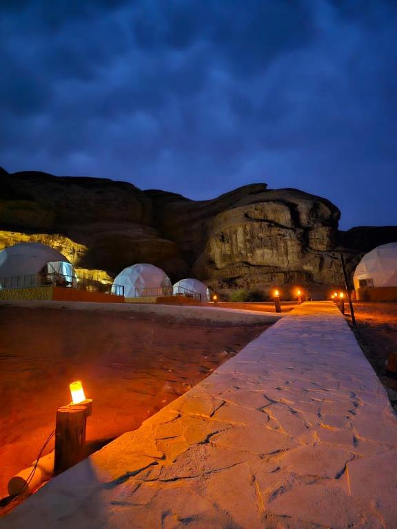 Kohalik huviväärsus of the luxury tent lähedal