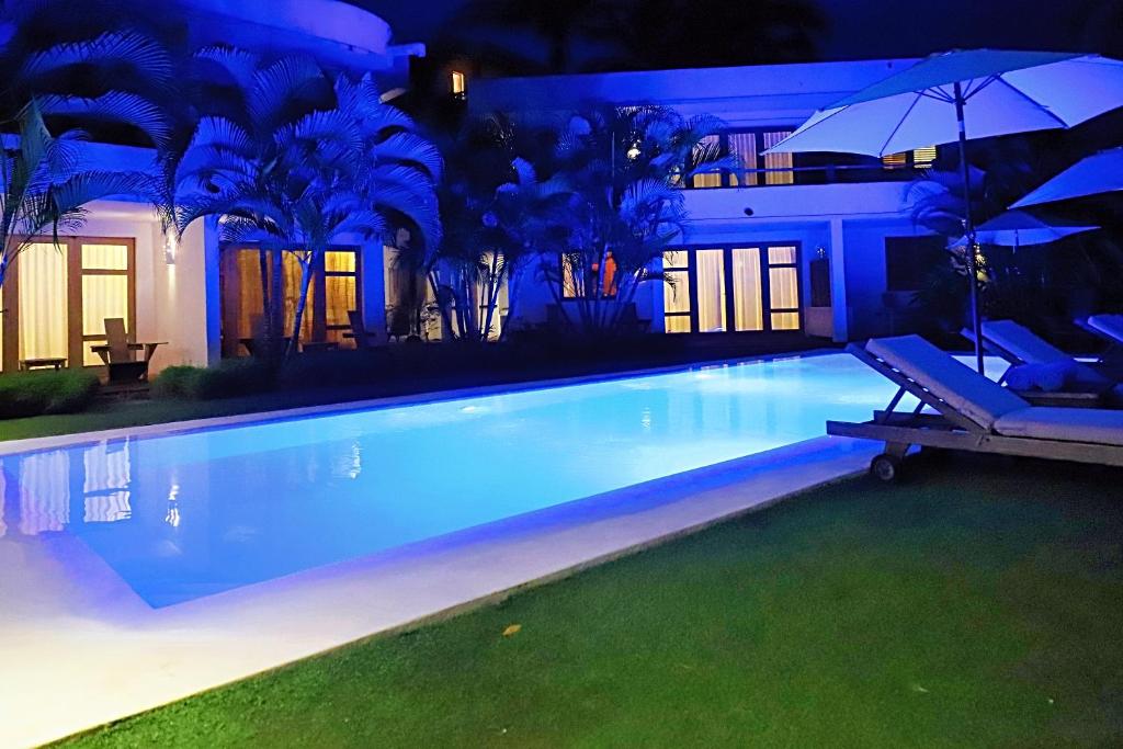 Bazén v ubytování OP Signature ApartHotel & Luxury Villas nebo v jeho okolí