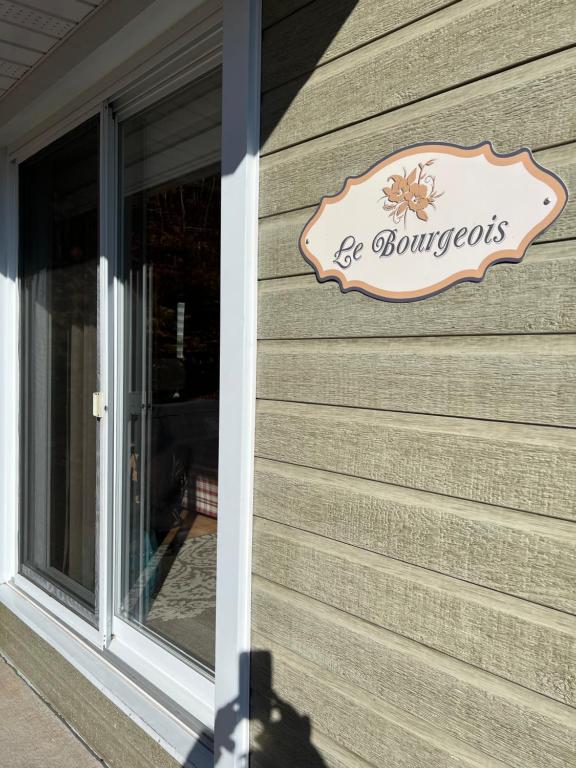 Chalets Plage St-Jean - Two-Bedroom Chalet