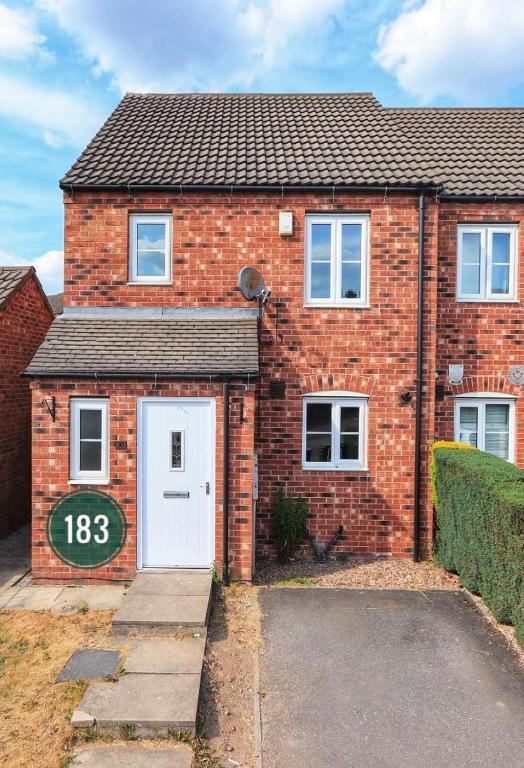 Remarkable 3-Bed House in Sheffield