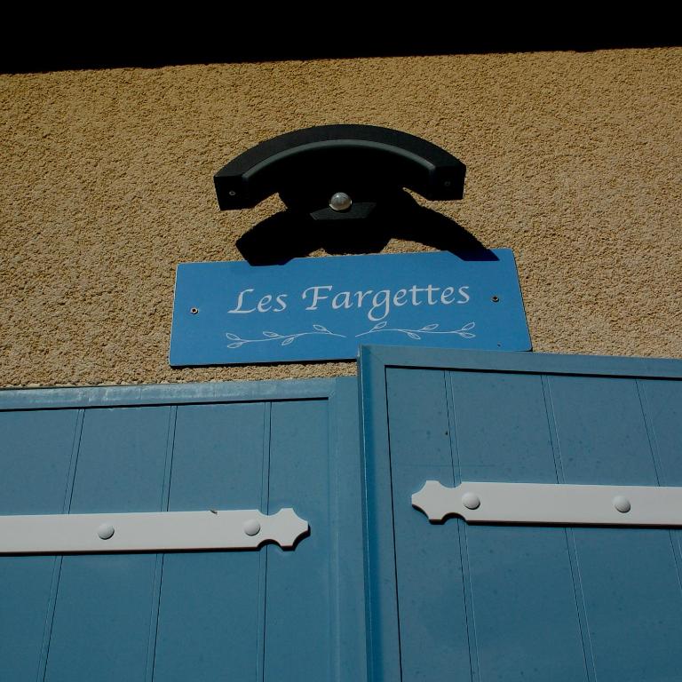 Zdjęcie z galerii obiektu Nid douillet - LES FARGETTES - superbe vue - charmante petite maison avec jardin - 2 pièces à Privas w mieście Privas
