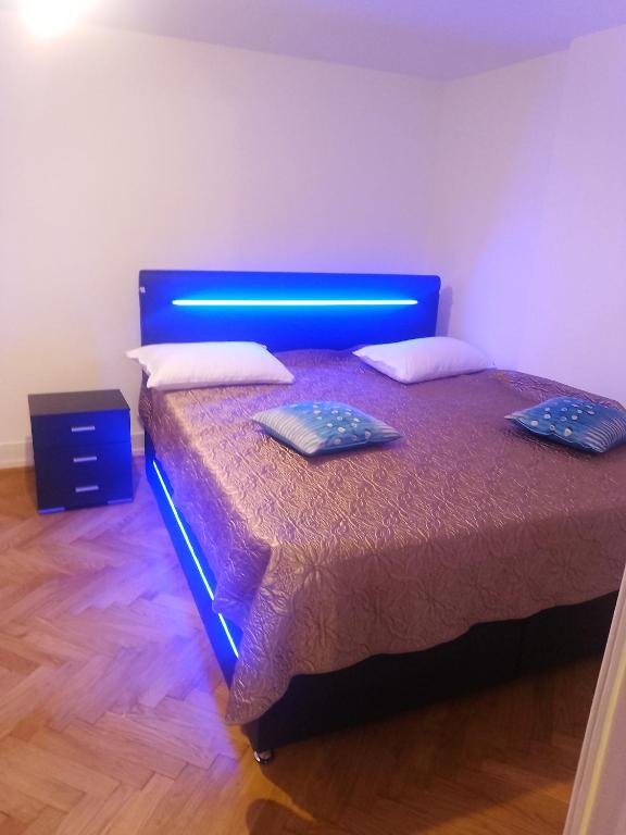 Charming flat center and near the lake - Resim 30