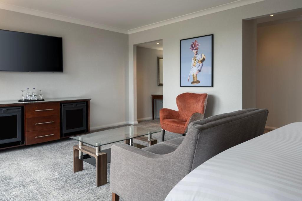 Delta Hotels by Marriott York - King Suite With View