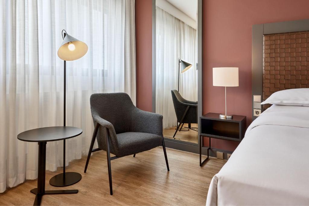 Sheraton Frankfurt Airport Hotel & Conference Center - プレミアムルーム、客室、2ツイン