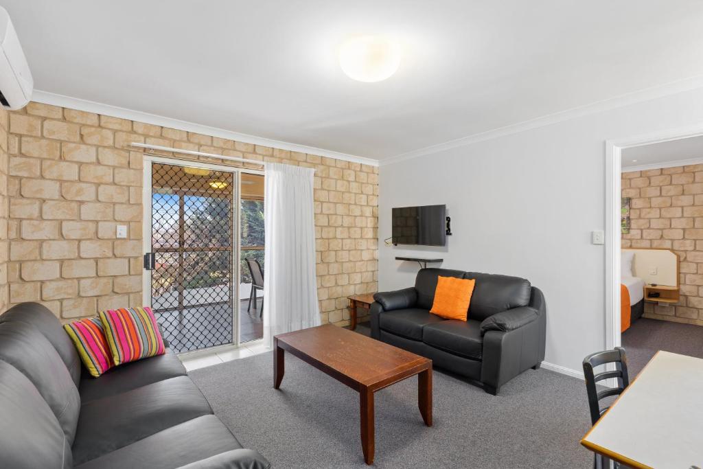 Great Divide Motor Inn - 