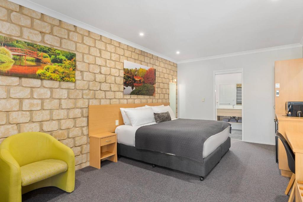 Great Divide Motor Inn - 