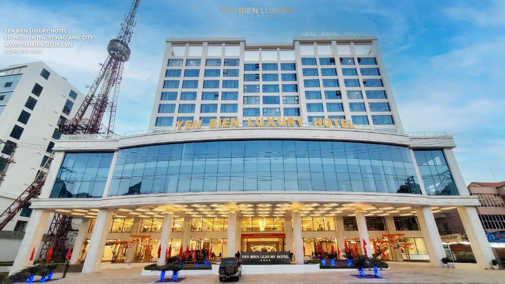 Tòa nhà nơi khách sạn tọa lạc