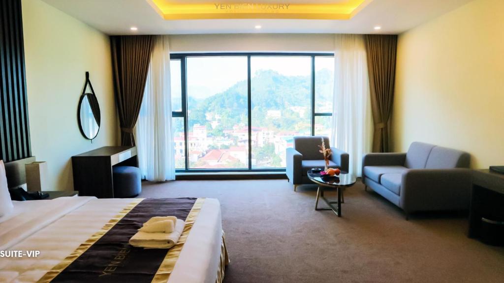 Khu vực ghế ngồi tại YEN BIEN LUXURY HOTEL