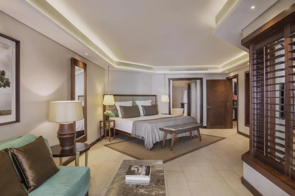 Ocean Suite (2 adults + 2 Children)
