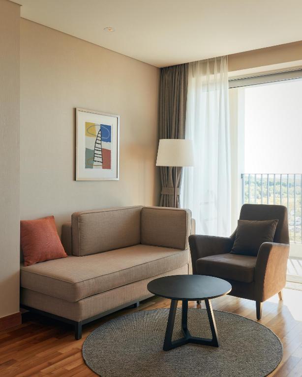 Posezení v ubytování Mercure Ambassador Jeju