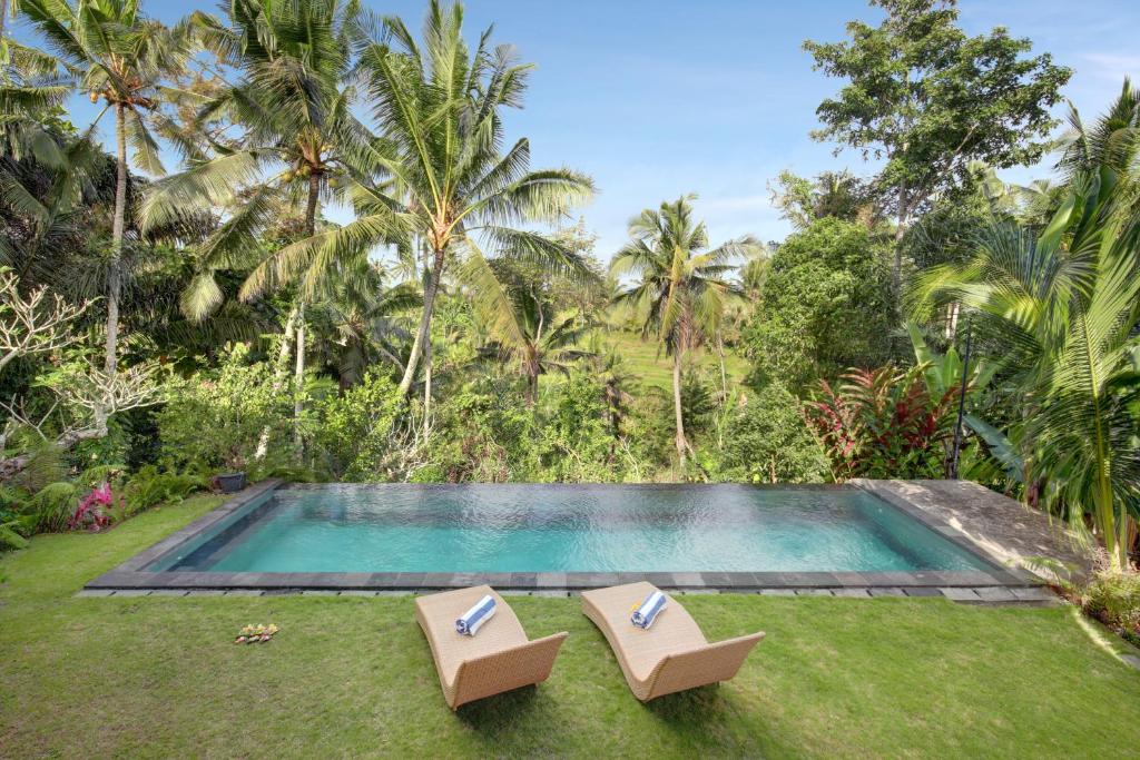 Bazén v ubytování Villa with amazing rice field view between Canggu and Ubud nebo v jeho okolí