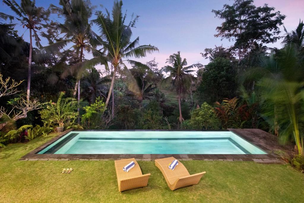 Bazén v ubytování Villa with amazing rice field view between Canggu and Ubud nebo v jeho okolí
