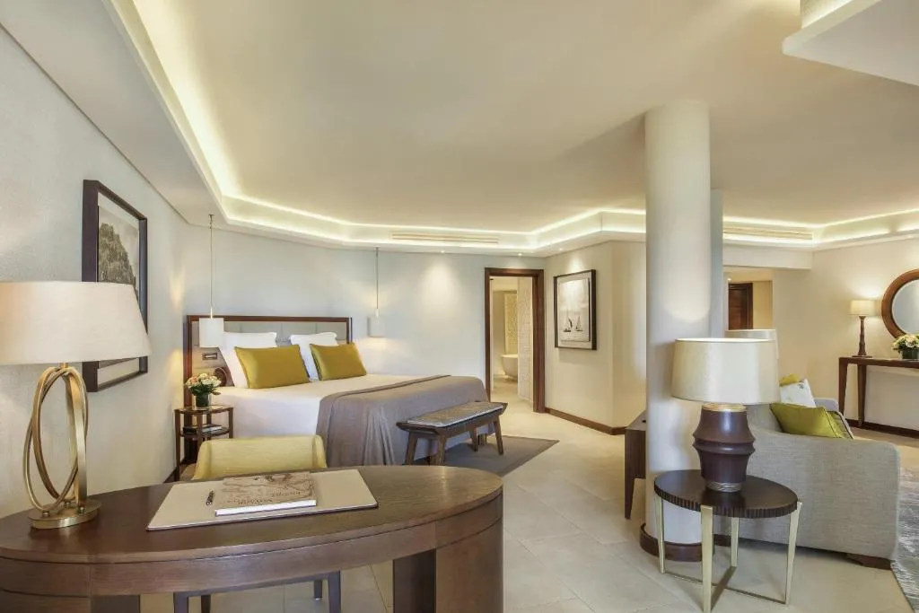 Palm Suite (2 adults + 1 Child)