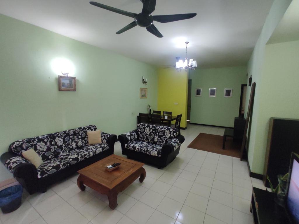 Acuk Stay - Seri Maya Condo Homestay - Appartement Met Balkon