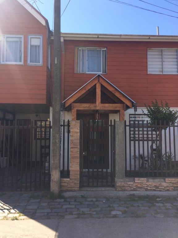 El edificio en el que está el hostal