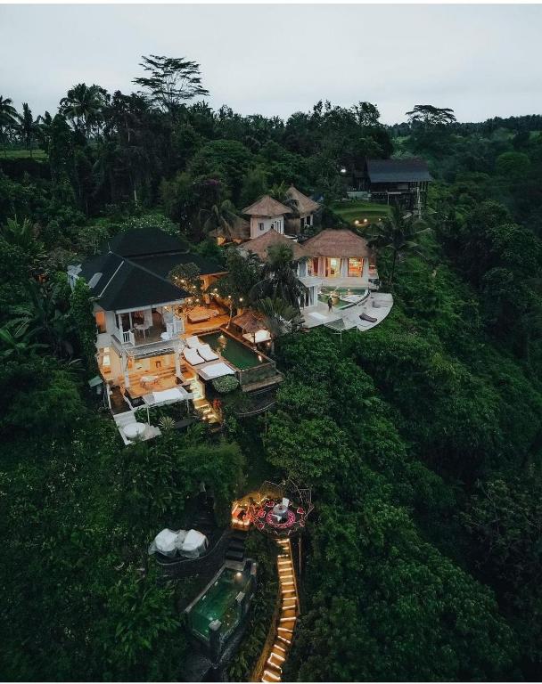 TOP 10 Mejores Hoteles de Lujo en Ubud, Bali 487036630