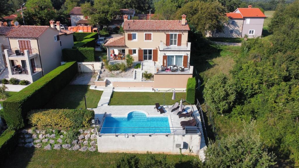 Πισίνα στο ή κοντά στο Villa Marion