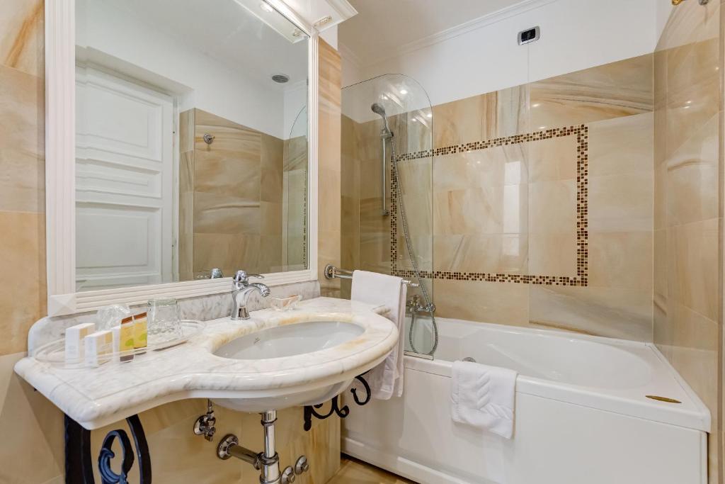 Hotel Cellini - Resim 40