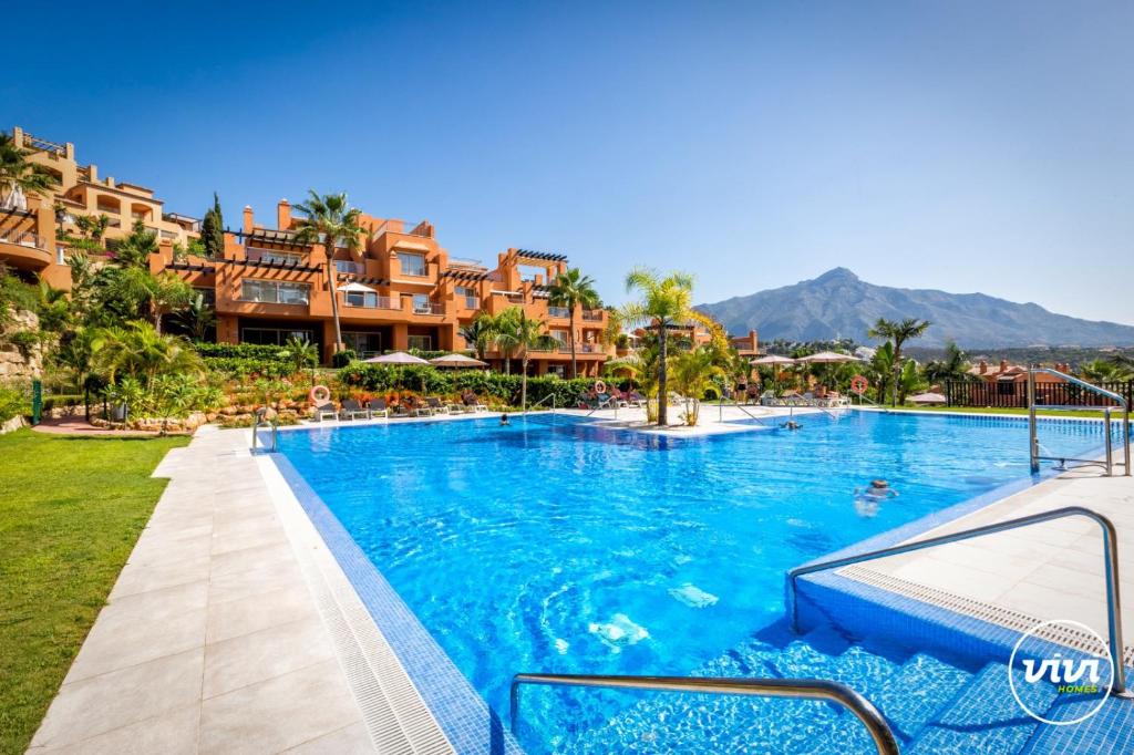 ViVi Homes - Boho Sunrise Alminar Pool, Garden & Terrace