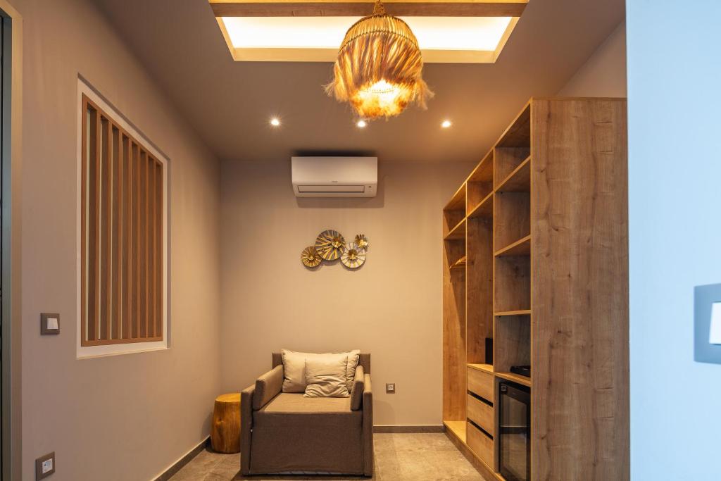 Skipper Beachfront Suites - 9