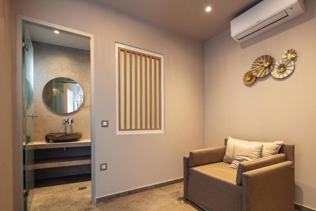 Skipper Beachfront Suites - 5