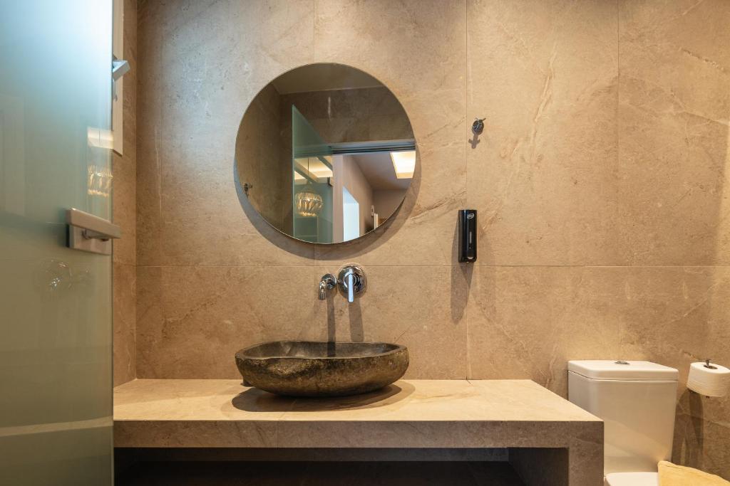 Skipper Beachfront Suites - 12