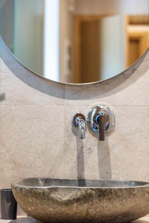 Skipper Beachfront Suites - 13