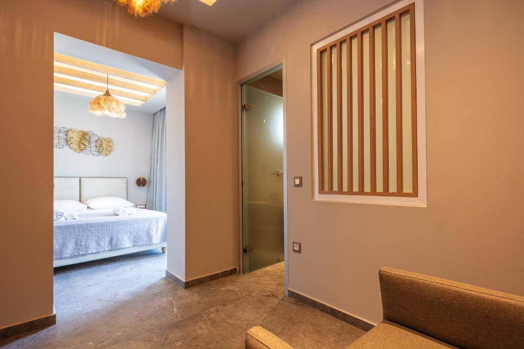 Skipper Beachfront Suites - 6