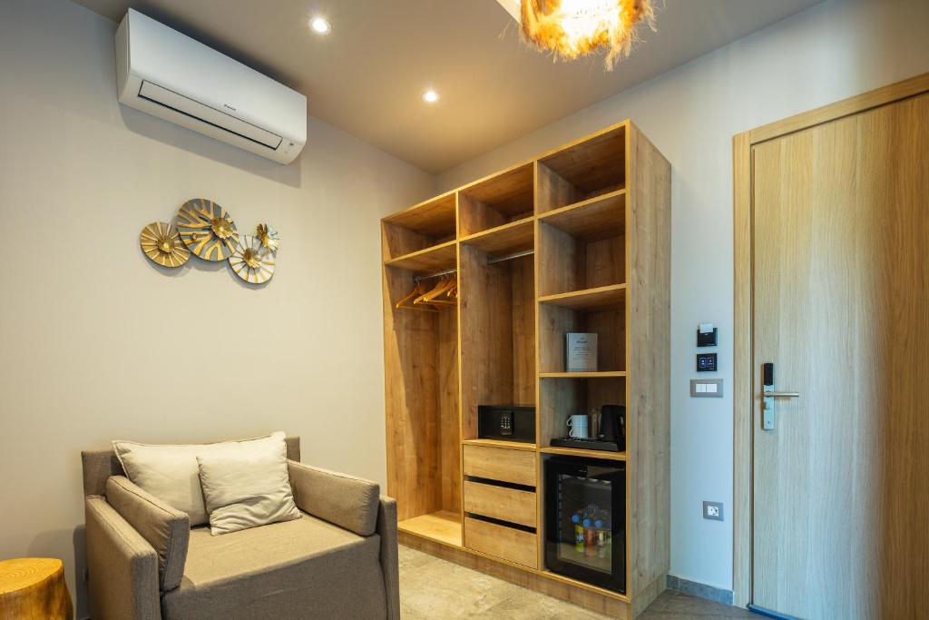 Skipper Beachfront Suites - 2