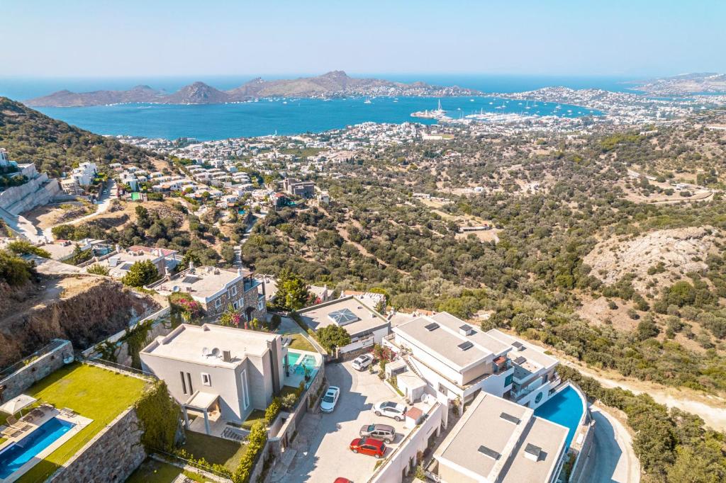 Letecký snímek ubytování Luxury Villa: Sea & Marina Views