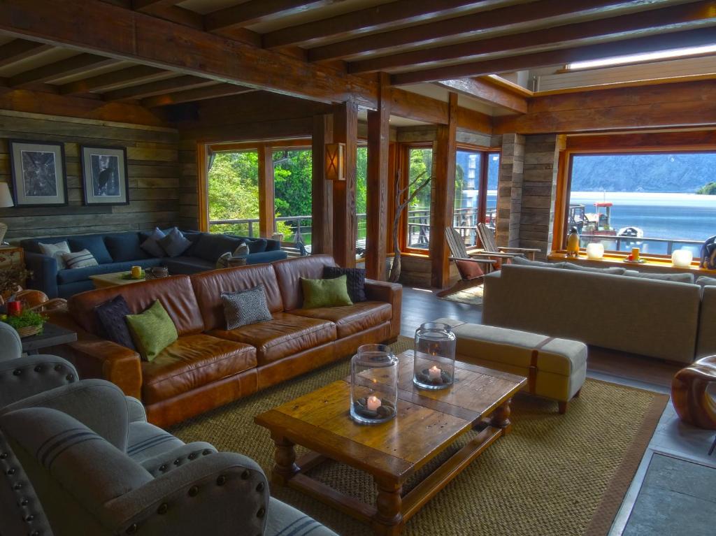 Posezení v ubytování Puyuhuapi Lodge & Spa