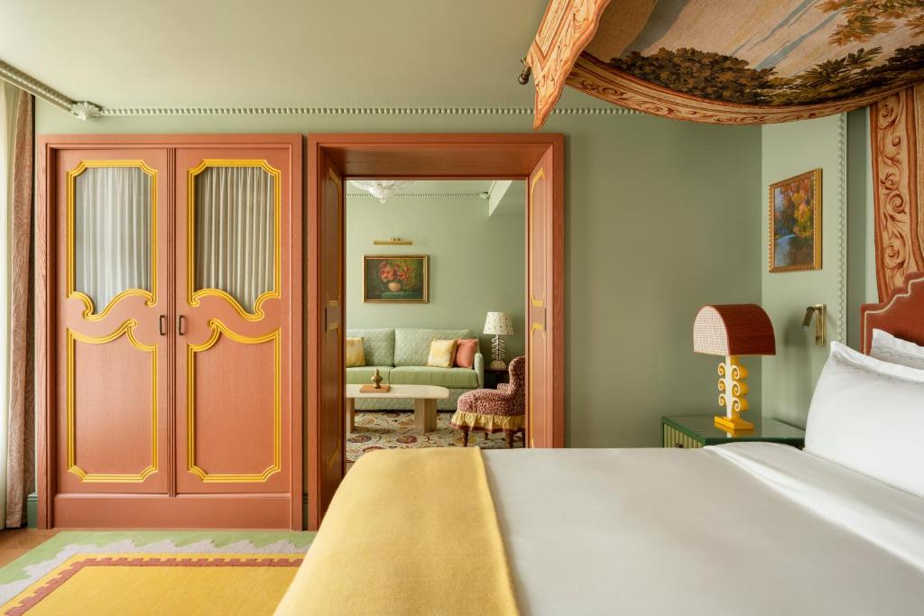 Hotels in Paris