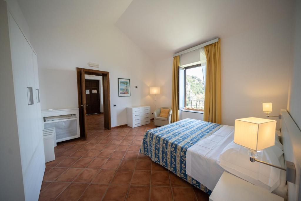 Limoneto Di Ercole - Apartment With Sea View