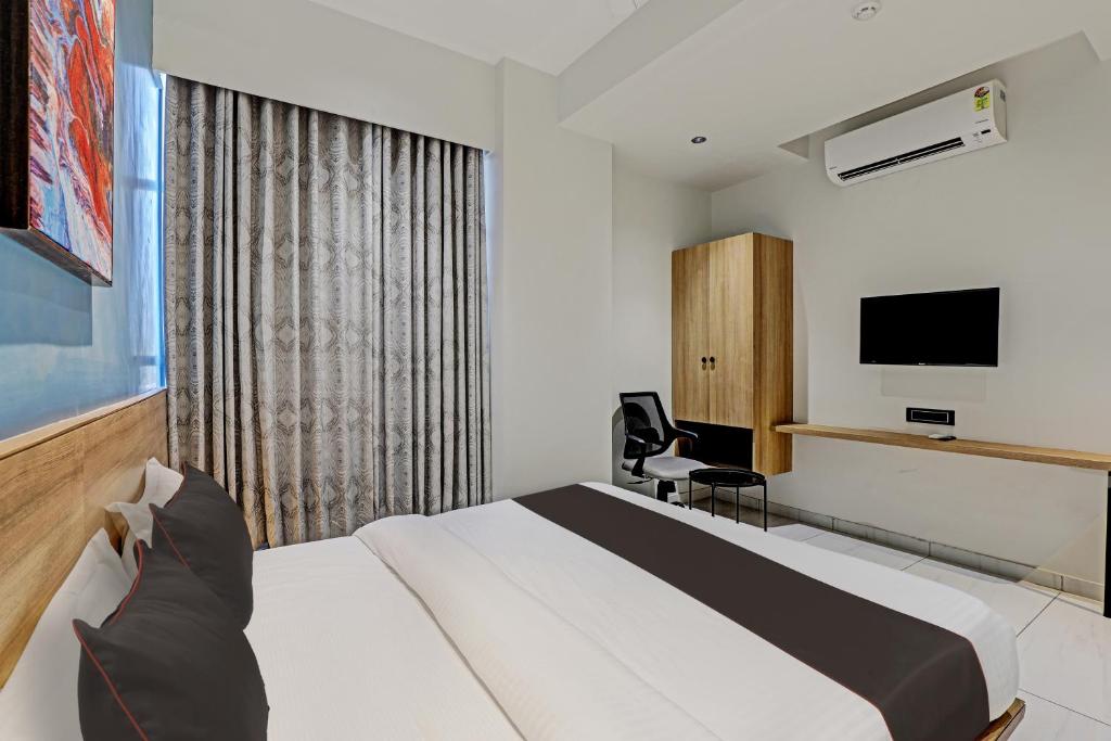 TV a/nebo společenská místnost v ubytování HOTEL LEE PLATINUM