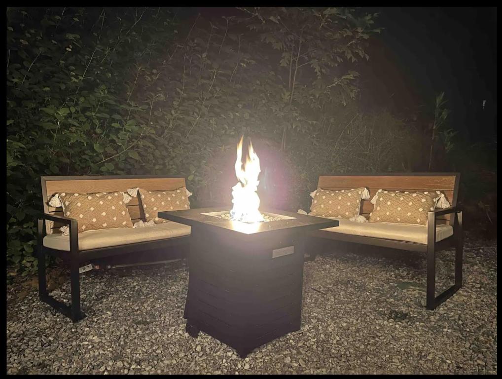 Fotografie z fotogalerie ubytování Firefly Season Glamping v destinaci Sevierville