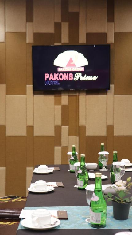 Certificato, attestato, insegna o altro documento esposto da Pakons Prime Hotel