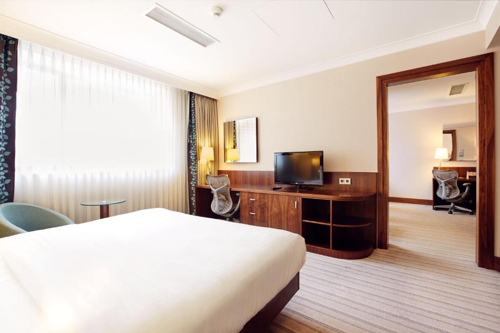 
One-Bedroom King Suite
