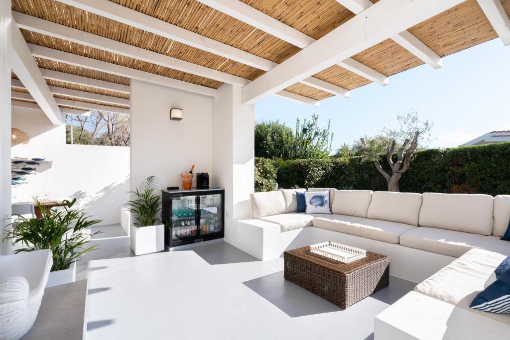 Villa Elicriso a Geremèas - Lusso Fronte Mare con Jacuzzi