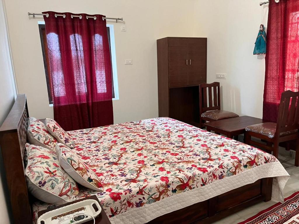 Postel nebo postele na pokoji v ubytování Silver Sands homestay