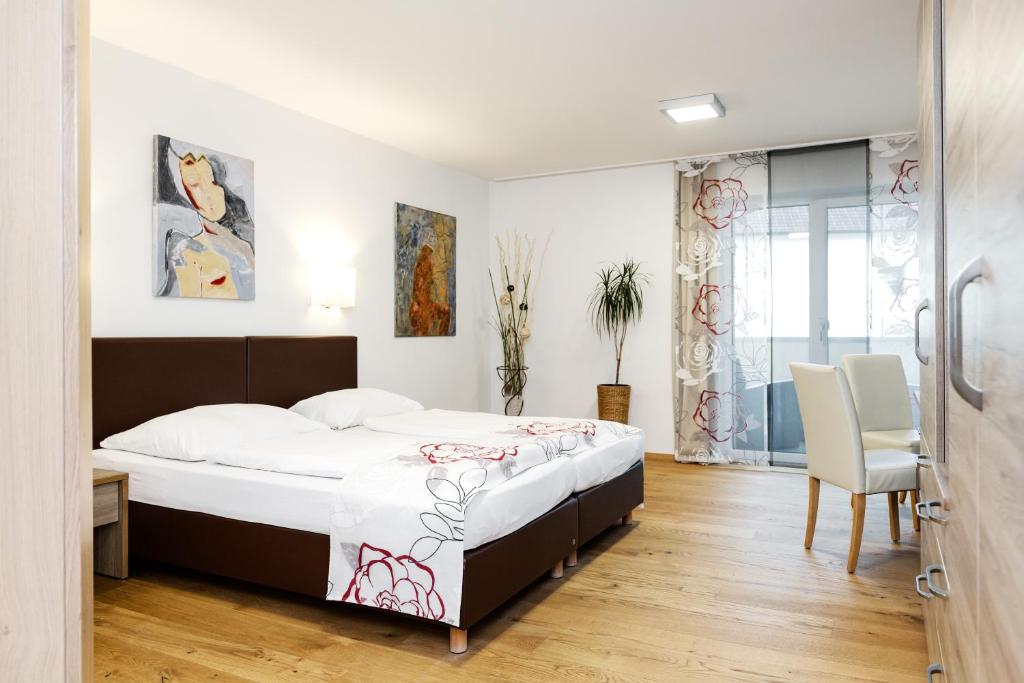 Posteľ alebo postele v izbe v ubytovaní Hotel Fürst