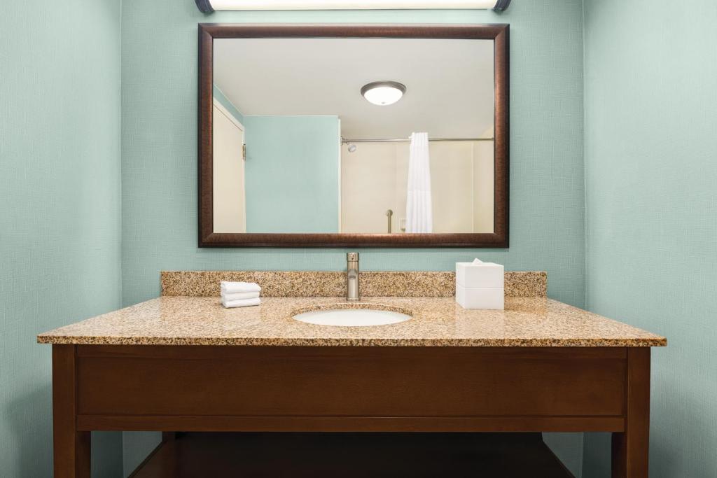 Hampton Inn & Suites Outer Banks/Corolla photo