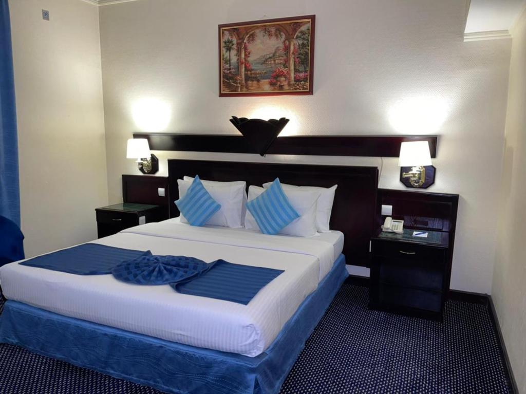 Claridge Hotel