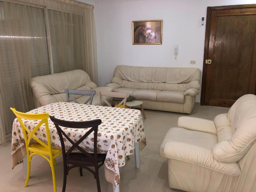 Posezení v ubytování maison d'hôte familiale للعائلات فقط