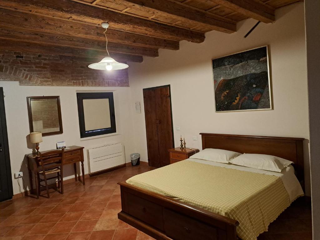 Corte Ramedello - King Room With Roll-In Shower - Disability Access