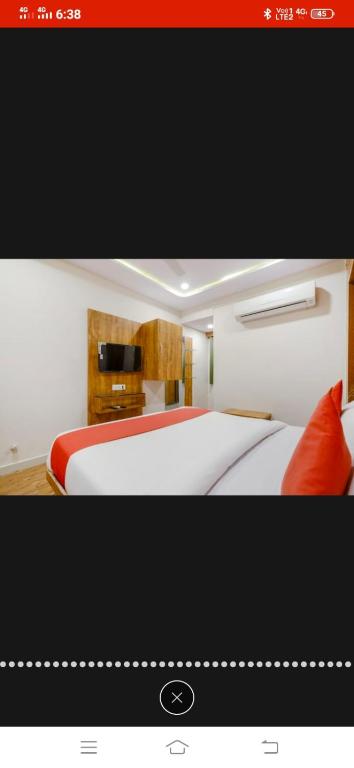 Postel nebo postele na pokoji v ubytování HOTEL SAFARI INN
