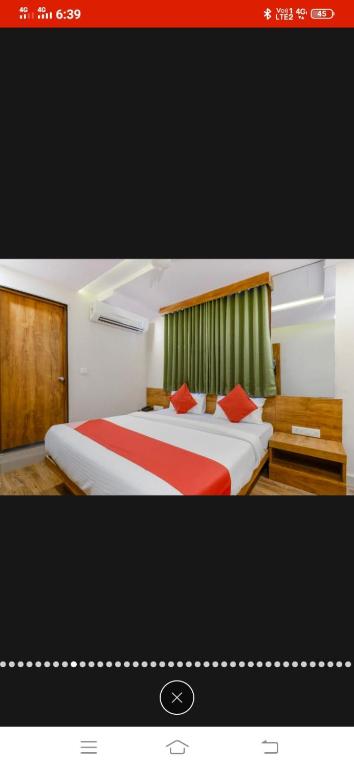Postel nebo postele na pokoji v ubytování HOTEL SAFARI INN