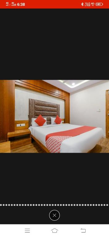 Postel nebo postele na pokoji v ubytování HOTEL SAFARI INN